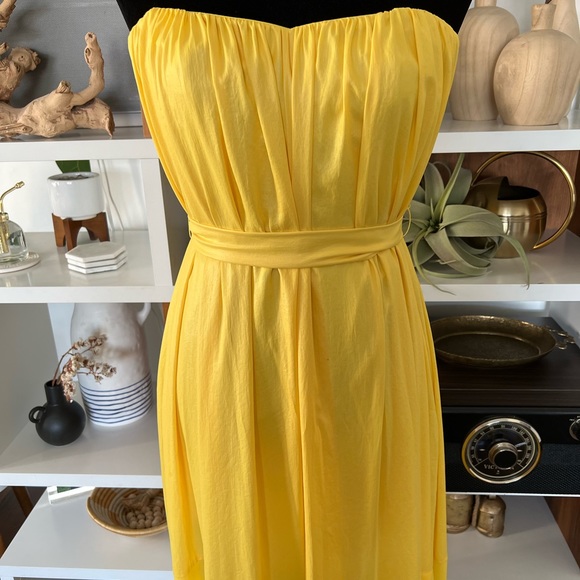Strapless sweetheart neckline yellow dress in size 4 - Picture 3 of 9